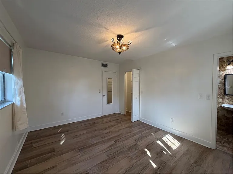 3230 W Saint Conrad St — Photo 11