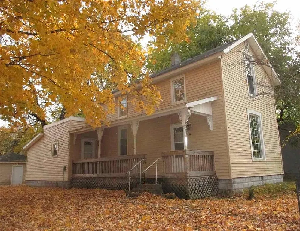 533 Hannah St photo 1