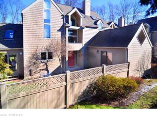 82 Timberwood Rd, West Hartford, CT 06117