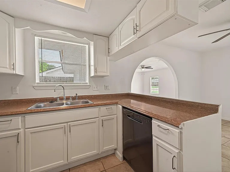 6311 Tall Willow Dr — Photo 18