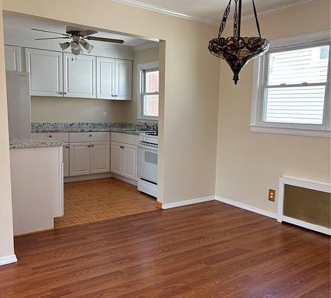 4th image of 627 W Park Ave Floor 2