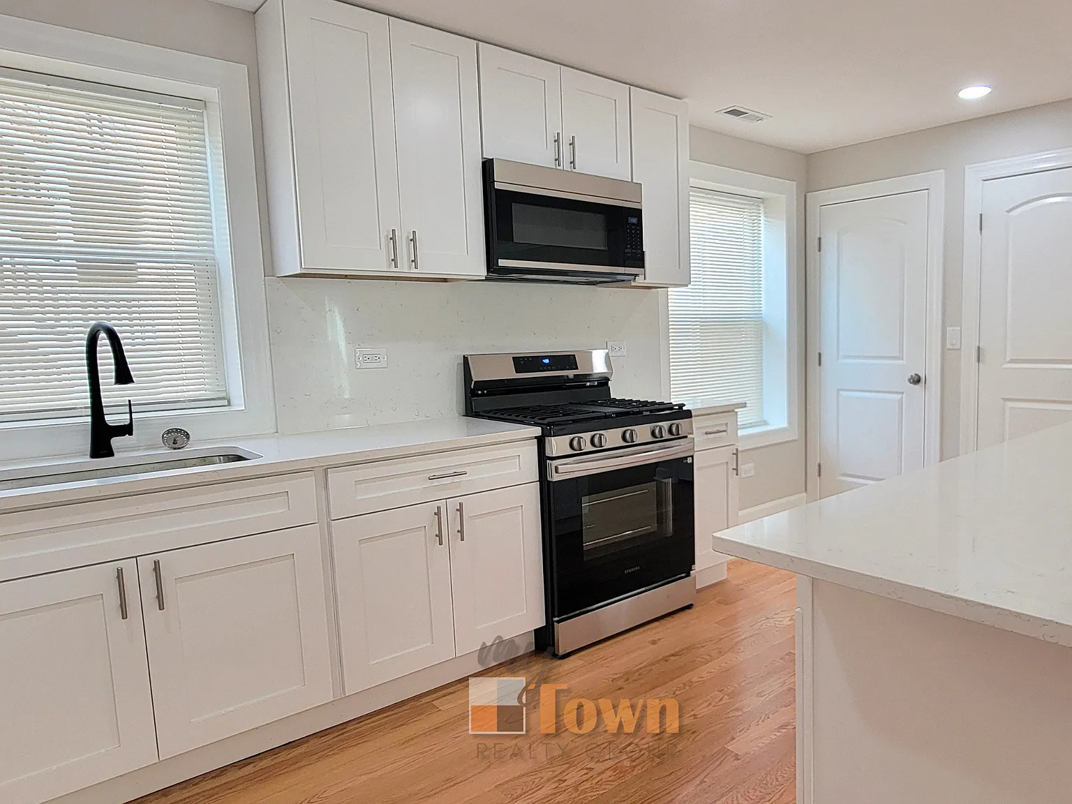 3 bed, $2,850 — Photo 2