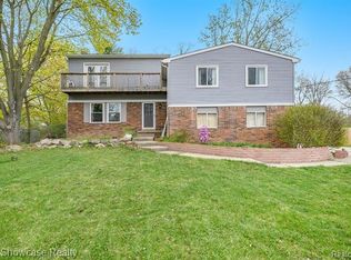 139 Fonro Dr, Brighton, MI