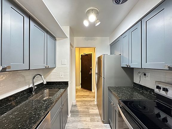 2nd image of 3825 N Pine Grove Ave #12