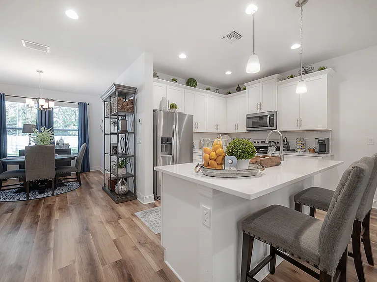 1714 E Lambright St — Photo 11