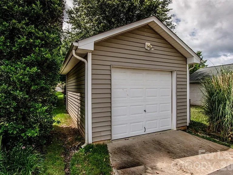 11133 Aprilia Ln — Photo 27