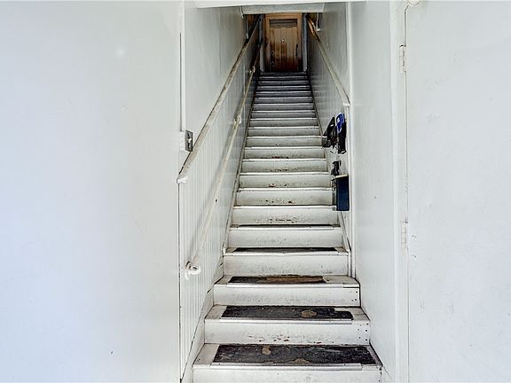 2nd image of 90 Henrietta St #4