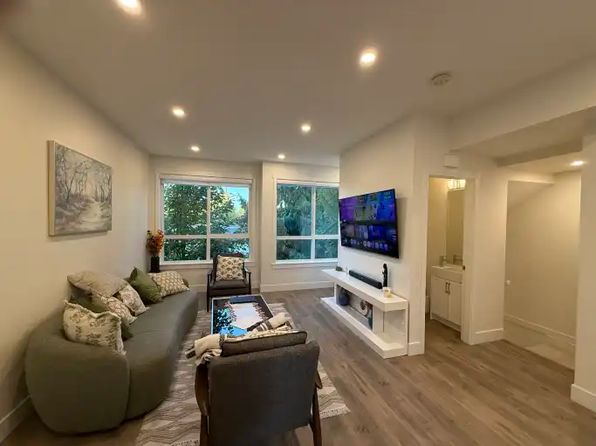 3 bedroom rental in Surrey — photo 7