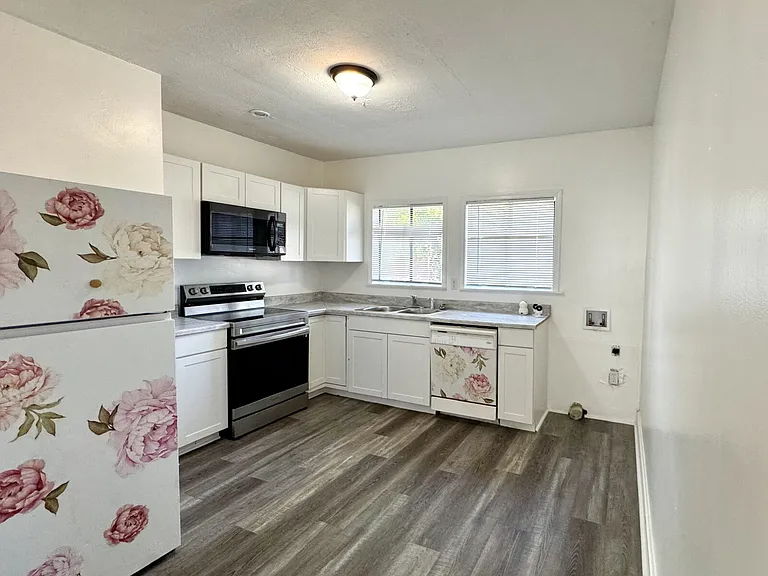 422 Magnolia Ave #1 — Photo 13