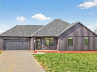 103 Dean Dr, Harrodsburg, KY 40330