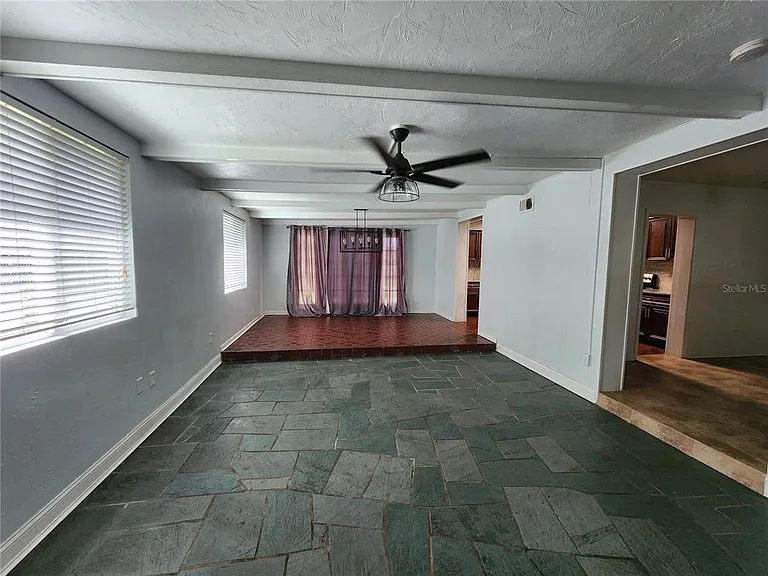 1014 NE 10th Pl — Photo 12