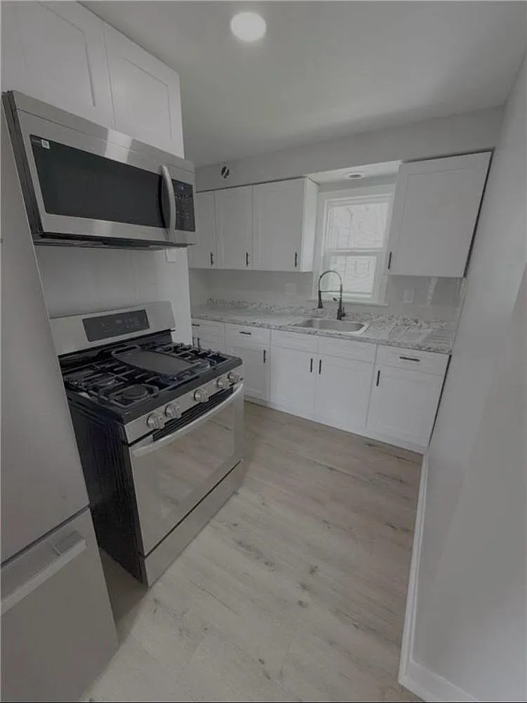 2 bed, 900 sqft, $1,225 — Photo 4