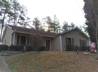 4611 Pennoak Rd, Greensboro, NC 27407