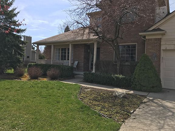 3rd image of 878 Fairway Park Dr