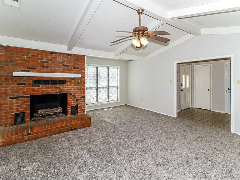 4426 Spring Harbor Dr — Photo 5