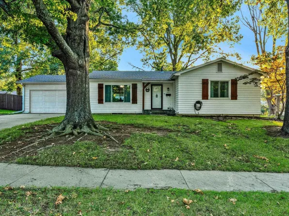 1801 SW Village Dr, Topeka, KS 66604