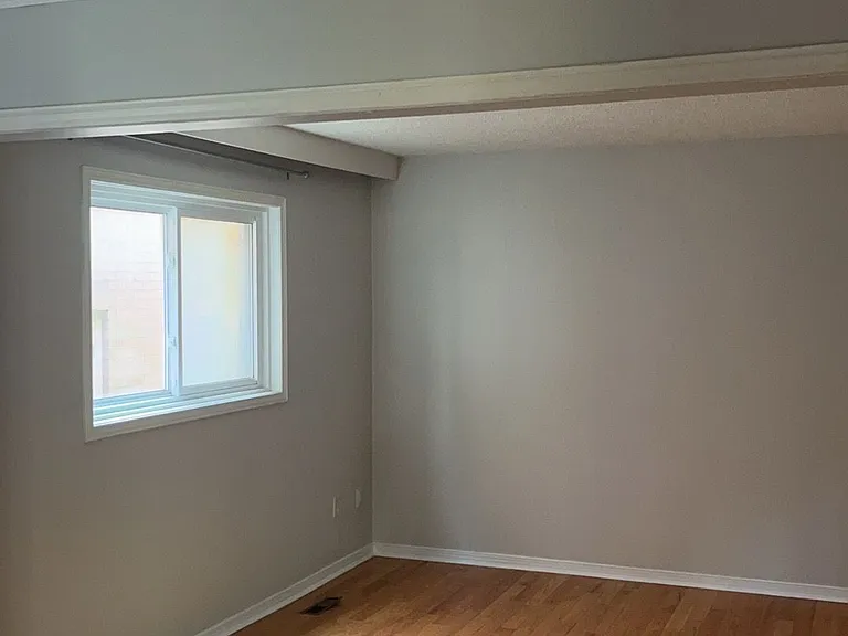 2441 Strathmore Cres — Photo 13