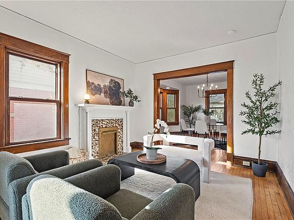 4th image of 3948 Mercier St