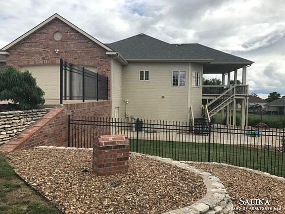 5th image of 2536 Angus Ln