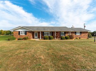 8096 E Blue River Rd, Pekin, IN 47165