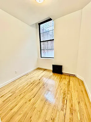 Rented by City Connections Realty | media 9