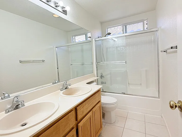 1023 Vista Pointe Cir — Photo 36