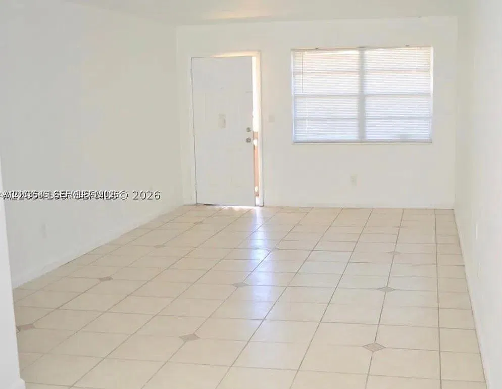 Biscayne Park Terrace Con — Photo 2