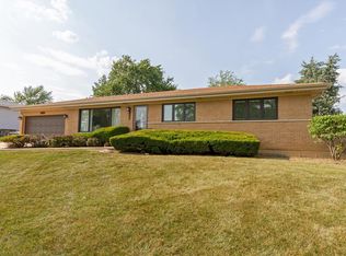 630 Merlin Dr, Schaumburg, IL 60193