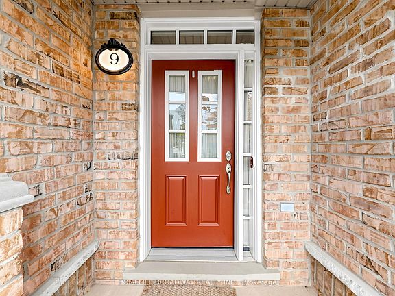 3rd image of 9 Earnshaw Dr