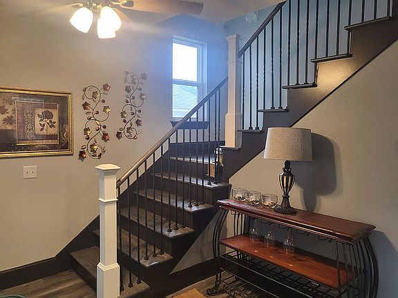 4th image of 323 S 9th St