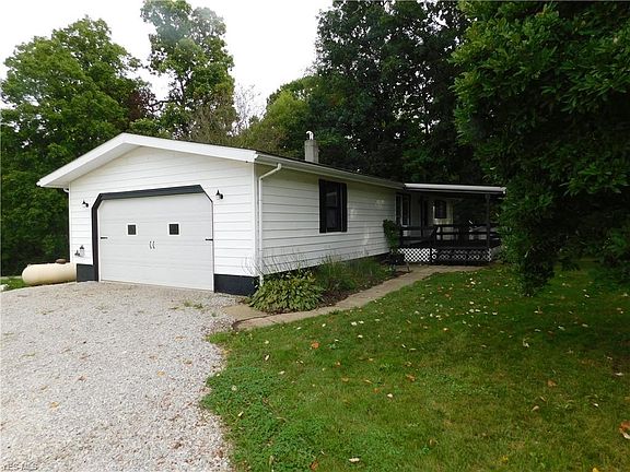 5th image of 7122 Lakeside Dr