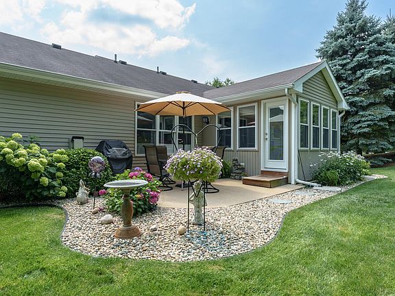 3rd image of 1577 Sarasota Trl