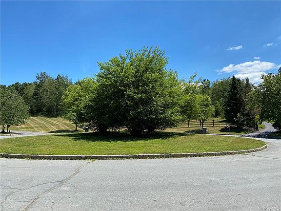 3rd image of 39 Panorama Dr