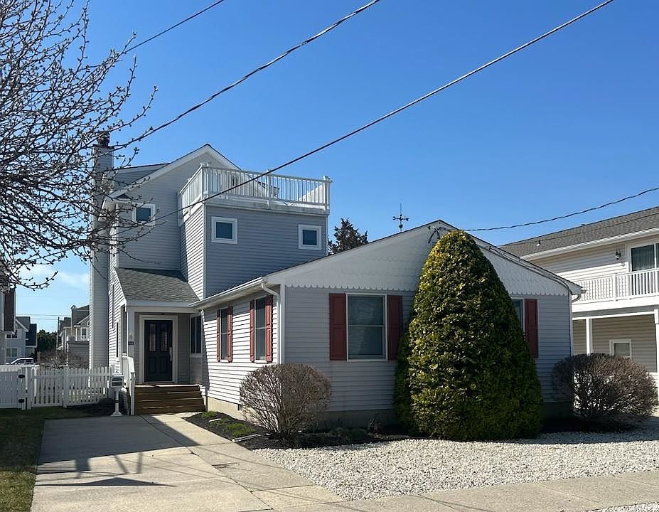 1st image of 54 19th St W