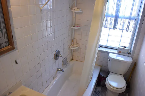 Sold by WRL Realty, LLC | media 31