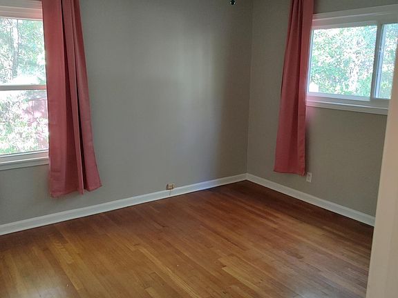 5th image of 3519 Hutchens Ave SE