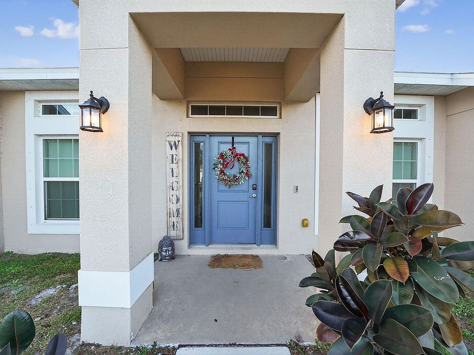 1st image of 1702 SW Gloria Lane