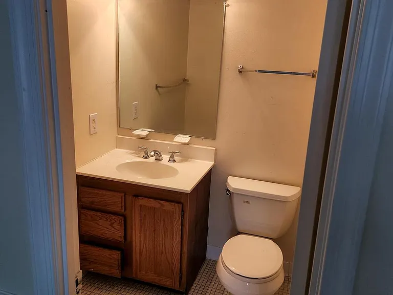 214 Castleton Ter — Photo 14
