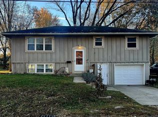 415 E Buchanan St, Richmond, MO 64085