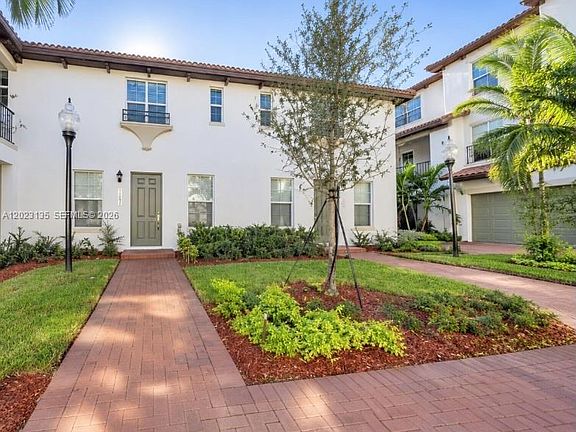 2nd image of 11837 SW 27th St