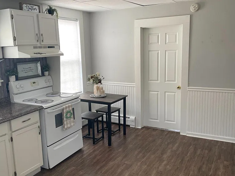 28 Liberty St #1 — Photo 8