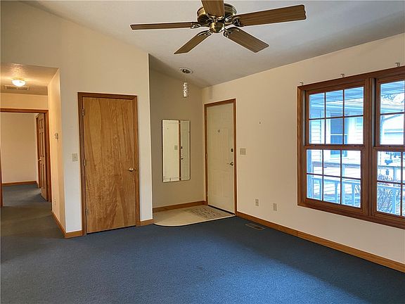 4th image of 910 Lynwood Dr