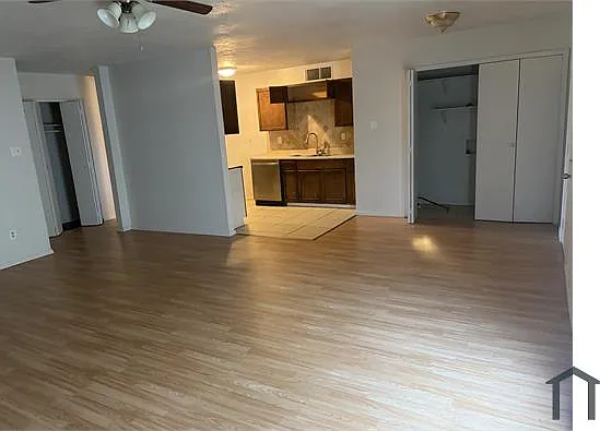 4805 Woodruff Dr — Photo 2
