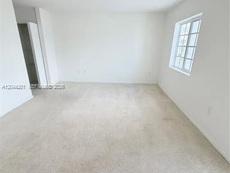 119 SW 6th Ln — Photo 26
