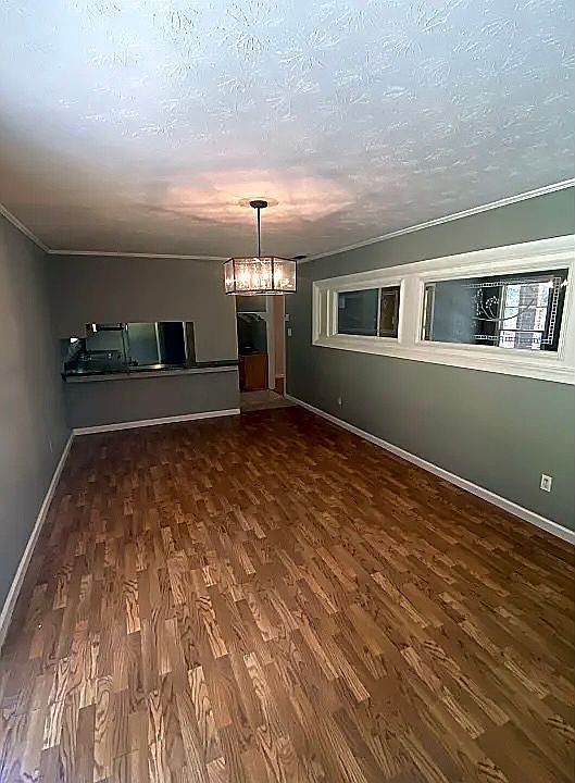 1st image of 2209 Park Ln