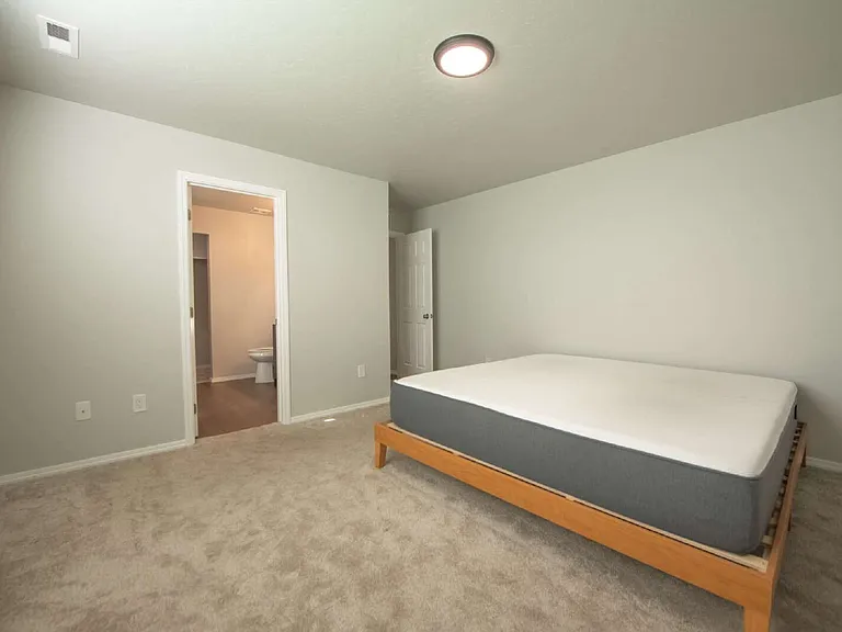 18352 N Lion Head Ave — Photo 10