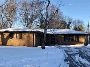 2012 Old Orchard Rd, Rockford, IL 61107