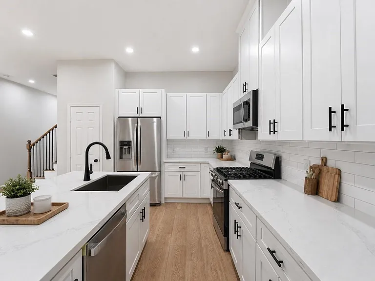 4354 Clover St #B — Photo 27
