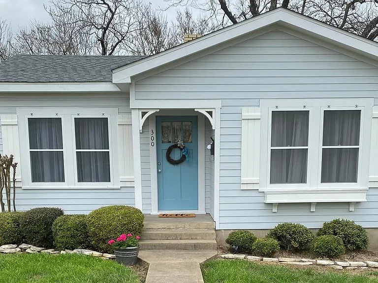 300 W Austin St #--- — Photo 1