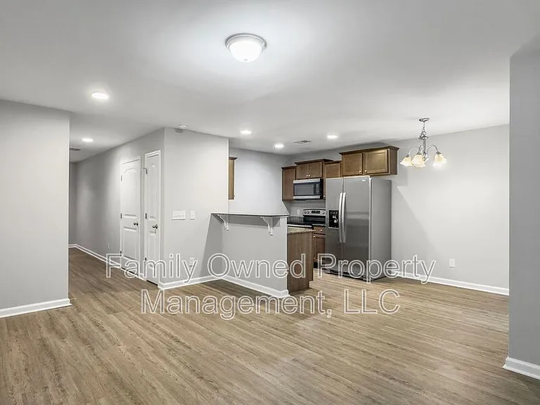 270 Jackson St — Photo 8